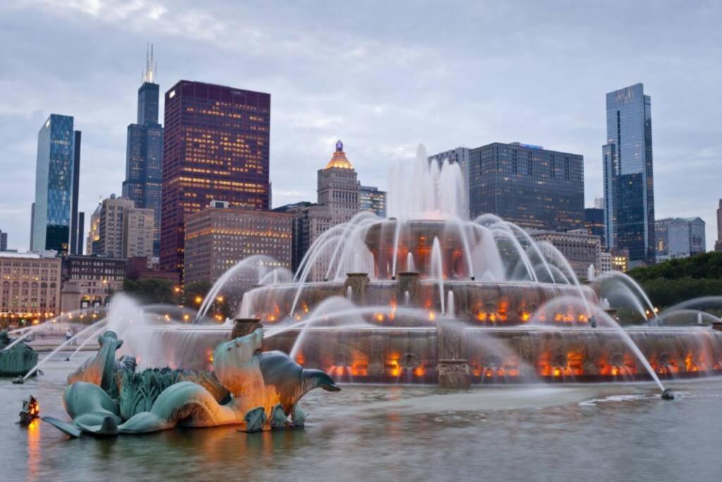 Spacious 2Br Vacation Rental With City View, Optional Parking And Gym Near Mccormick Place & Downtown Chicago Attractions Εξωτερικό φωτογραφία